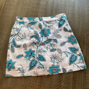 EP Pro skort. Size 10. White with light blue/black paisley flowers